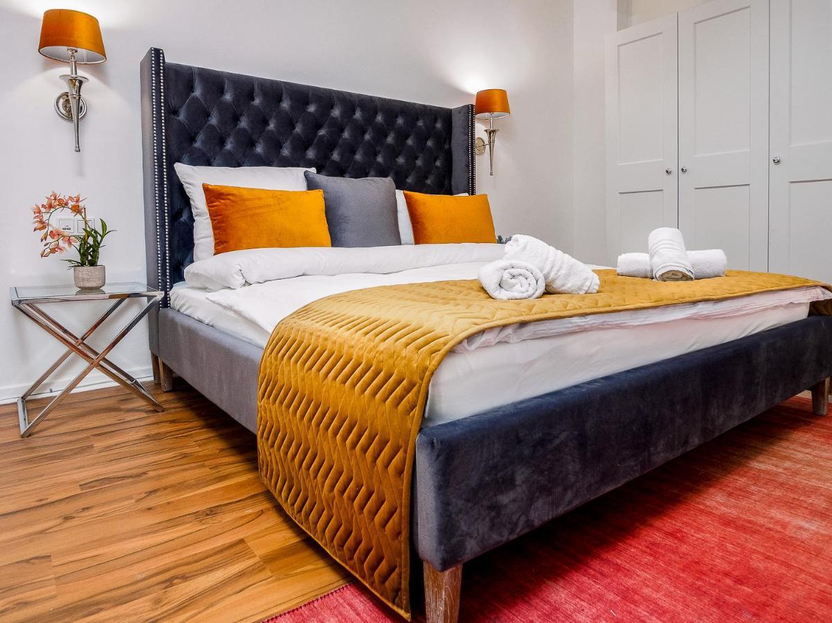 Gemuetliche & Individuelle Ferienwohnungen In Krefeld - Junik Apartments Esterno foto