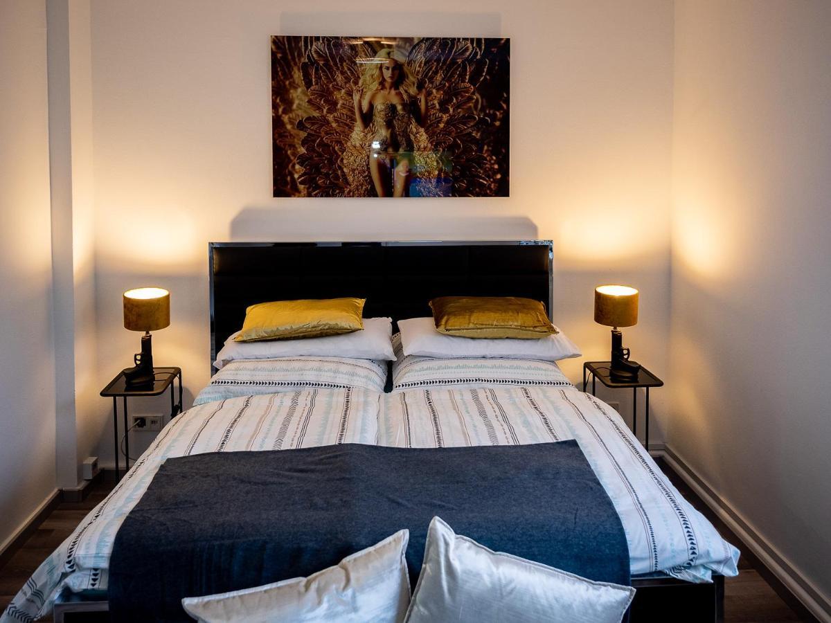 Gemuetliche & Individuelle Ferienwohnungen In Krefeld - Junik Apartments Esterno foto