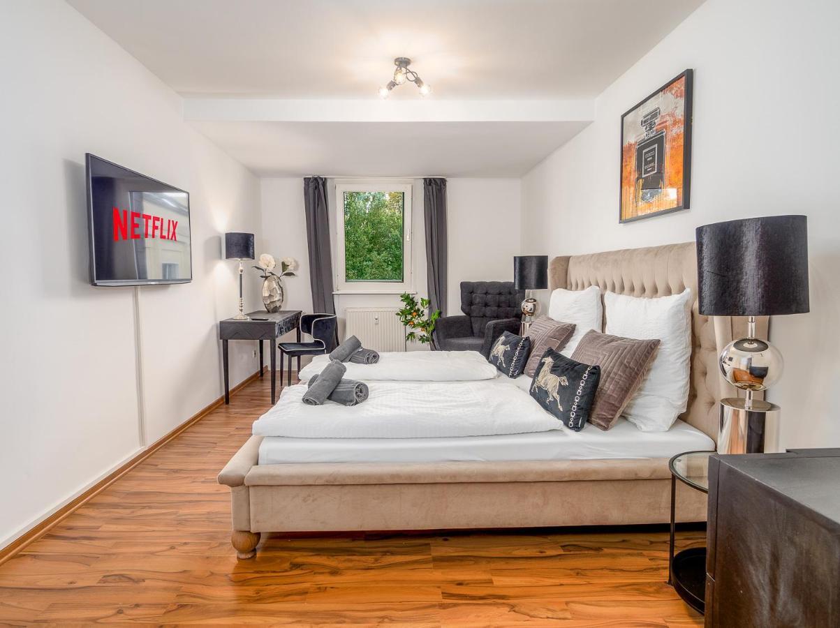 Gemuetliche & Individuelle Ferienwohnungen In Krefeld - Junik Apartments Esterno foto