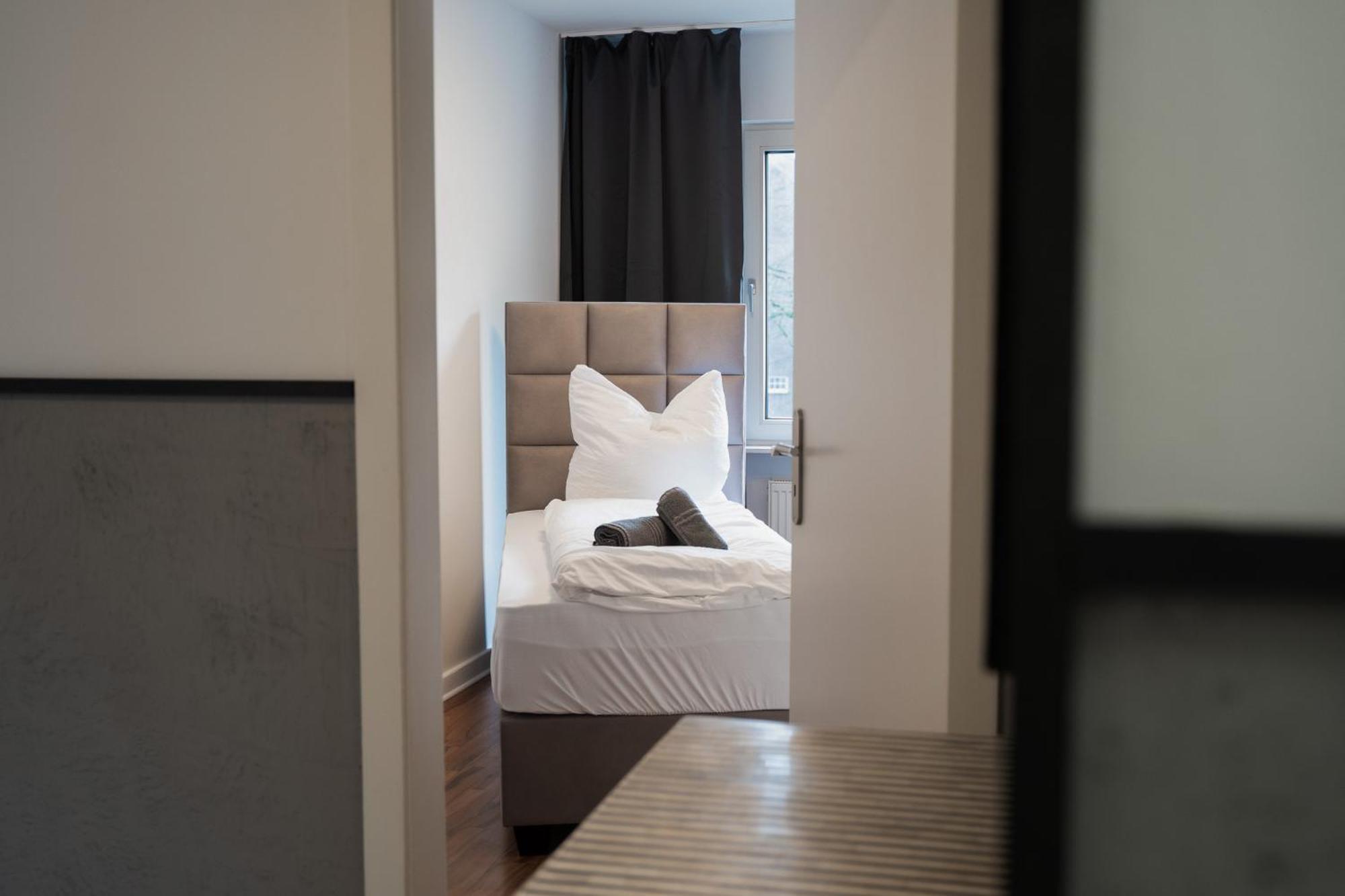 Gemuetliche & Individuelle Ferienwohnungen In Krefeld - Junik Apartments Esterno foto