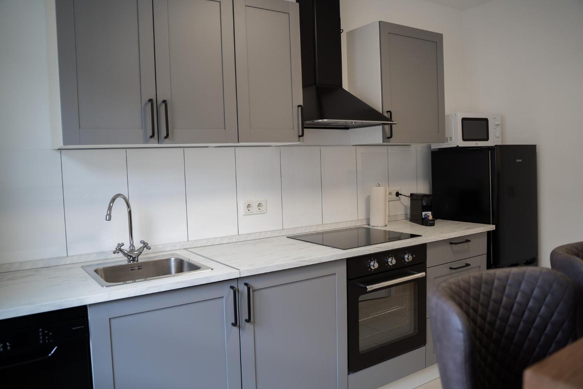 Gemuetliche & Individuelle Ferienwohnungen In Krefeld - Junik Apartments Esterno foto