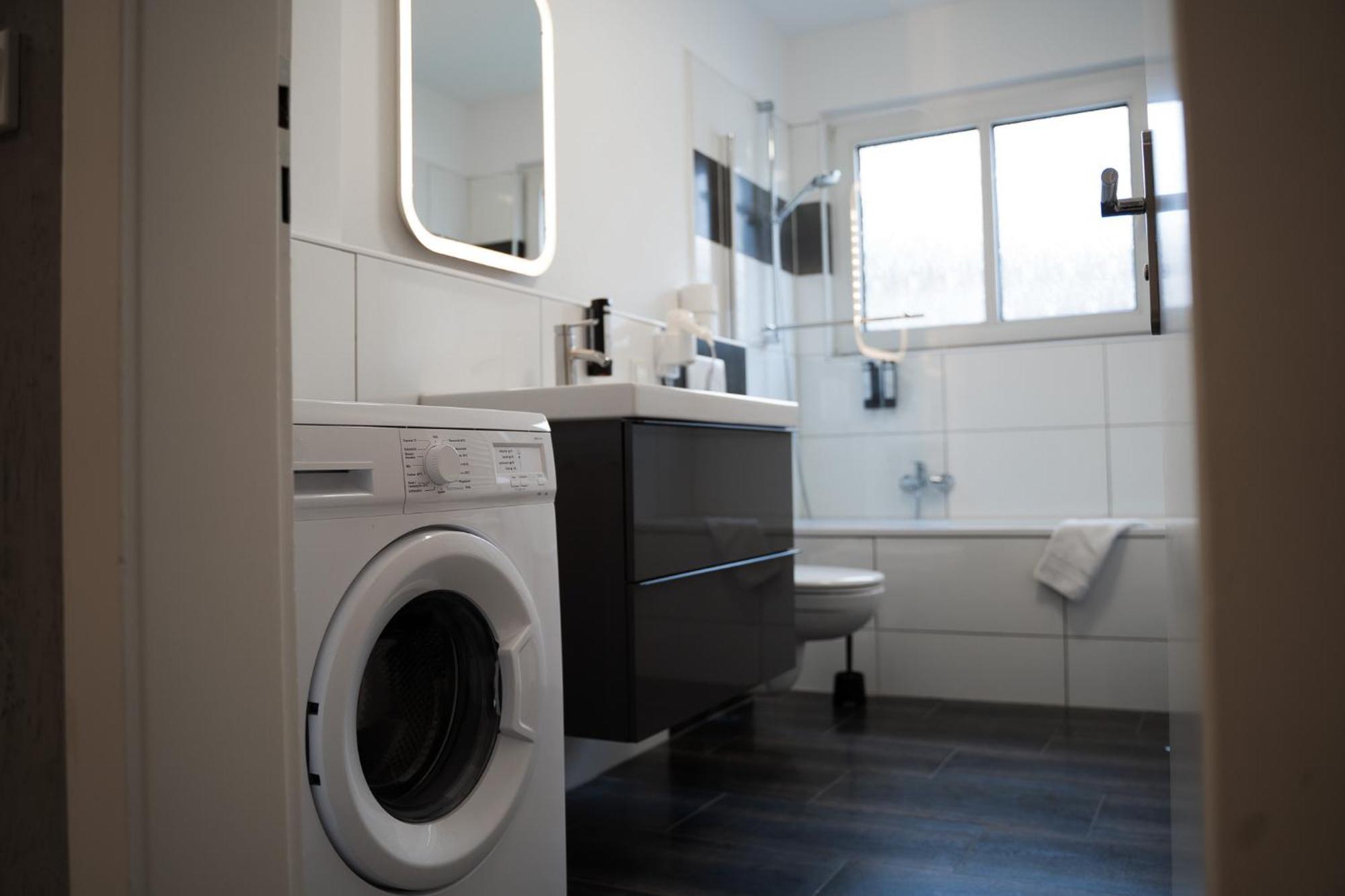 Gemuetliche & Individuelle Ferienwohnungen In Krefeld - Junik Apartments Esterno foto