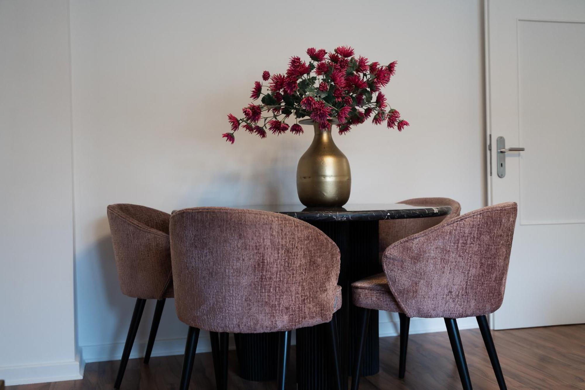 Gemuetliche & Individuelle Ferienwohnungen In Krefeld - Junik Apartments Esterno foto