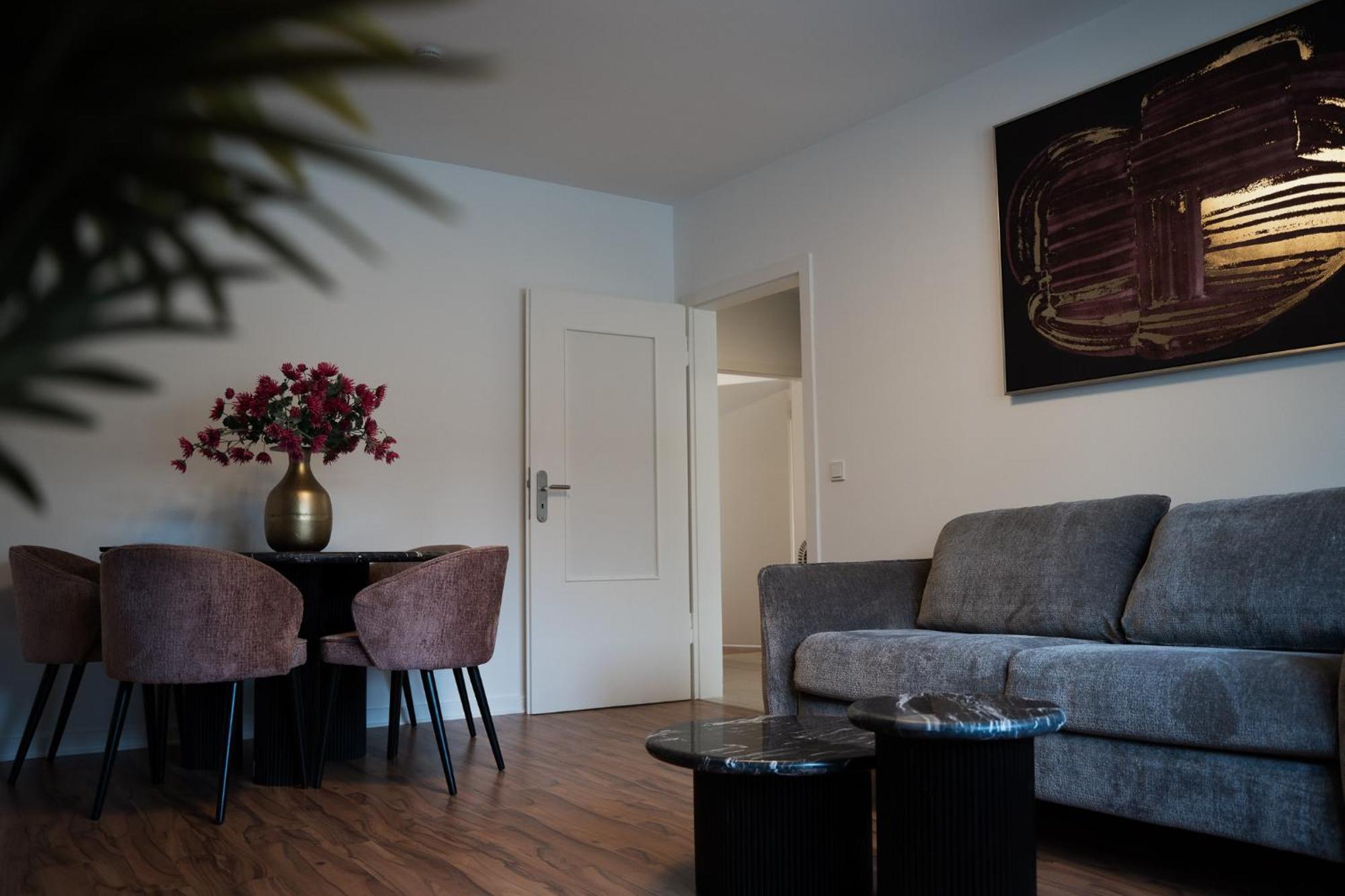 Gemuetliche & Individuelle Ferienwohnungen In Krefeld - Junik Apartments Esterno foto